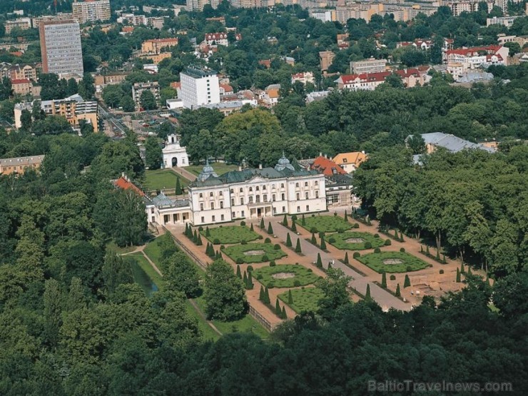 Braņicka pils Bjalistokā no putna lidojuma. Vairāk informācijas interneta vietnē www.poland.travel Braņicka pils Bjalistokā no putna lidojuma. Vairāk informācijas interneta vietnē www.poland.travel 109902