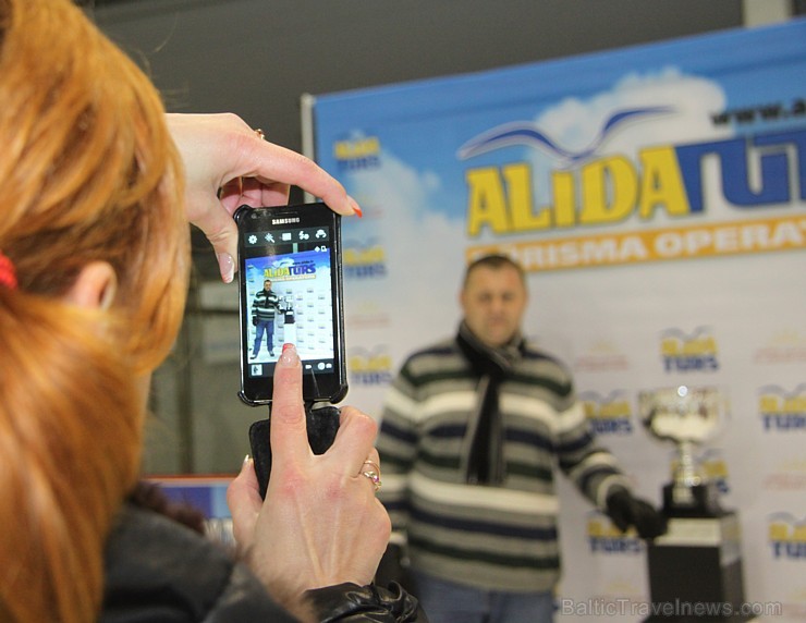 Latvijas tūroperators «Alida Tūrs» (www.alida.lv) sarīkoja 30.11.2013 Volvo ledus hallē pasākumu «Ar Alida uz slidām» Latvijas tūroperators «Alida Tūrs» (www.alida.lv) sarīkoja 30.11.2013 Volvo ledus hallē pasākumu «Ar Alida uz slidām» 110120