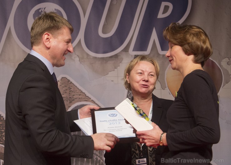 Uzvarētāja nominācijā «Par ievērojamu ieguldījumu tūrisma attīstībā» ir Asnāte Ziemele (Lauku ceļotājs) Uzvarētāja nominācijā «Par ievērojamu ieguldījumu tūrisma attīstībā» ir Asnāte Ziemele (Lauku ceļotājs) 114086