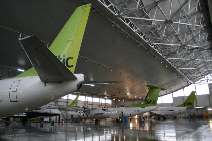 Aviokompānija airBaltic 12.02.2014 piedalījās Ēnu dienā un piedāvāja iespēju gandrīz 50 skolēniem ielūkoties tādu profesionāļu kā pilota, stjuarta, li Aviokompānija airBaltic 12.02.2014 piedalījās Ēnu dienā un piedāvāja iespēju gandrīz 50 skolēniem ielūkoties tādu profesionāļu kā pilota, stjuarta, li 114682