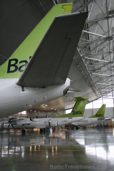 Aviokompānija airBaltic 12.02.2014 piedalījās Ēnu dienā un piedāvāja iespēju gandrīz 50 skolēniem ielūkoties tādu profesionāļu kā pilota, stjuarta, li Aviokompānija airBaltic 12.02.2014 piedalījās Ēnu dienā un piedāvāja iespēju gandrīz 50 skolēniem ielūkoties tādu profesionāļu kā pilota, stjuarta, li 114683