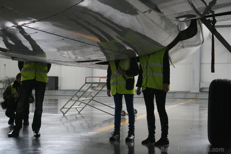 Aviokompānija airBaltic 12.02.2014 piedalījās Ēnu dienā un piedāvāja iespēju gandrīz 50 skolēniem ielūkoties tādu profesionāļu kā pilota, stjuarta, li Aviokompānija airBaltic 12.02.2014 piedalījās Ēnu dienā un piedāvāja iespēju gandrīz 50 skolēniem ielūkoties tādu profesionāļu kā pilota, stjuarta, li 114685
