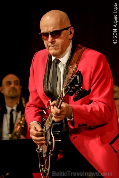 Pagājis gads kopš dzīvsepriecīgās rokenrola grupas Big Al & The Jokers dibināšanas, kuru grupa atzīmēja ar koncertu tūri pa Latvijas pilsētām. Pagājis gads kopš dzīvsepriecīgās rokenrola grupas Big Al & The Jokers dibināšanas, kuru grupa atzīmēja ar koncertu tūri pa Latvijas pilsētām. 118434