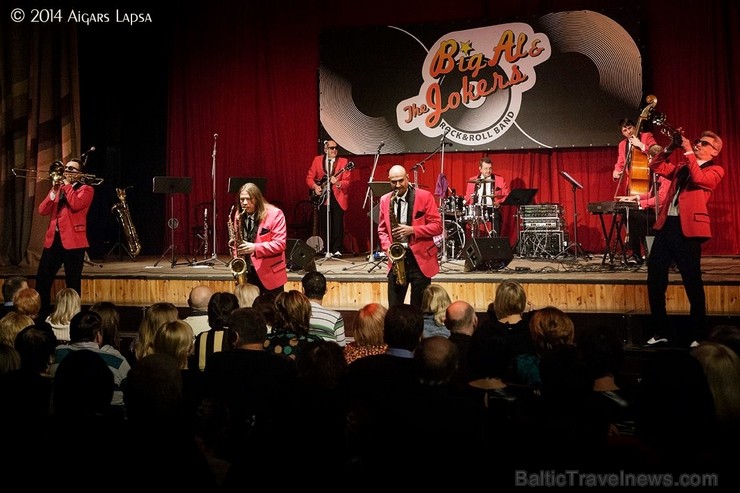 Pagājis gads kopš dzīvsepriecīgās rokenrola grupas Big Al & The Jokers dibināšanas, kuru grupa atzīmēja ar koncertu tūri pa Latvijas pilsētām. Pagājis gads kopš dzīvsepriecīgās rokenrola grupas Big Al & The Jokers dibināšanas, kuru grupa atzīmēja ar koncertu tūri pa Latvijas pilsētām. 118437