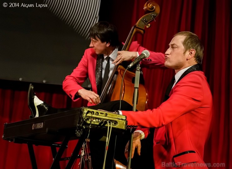 Pagājis gads kopš dzīvsepriecīgās rokenrola grupas Big Al & The Jokers dibināšanas, kuru grupa atzīmēja ar koncertu tūri pa Latvijas pilsētām. Pagājis gads kopš dzīvsepriecīgās rokenrola grupas Big Al & The Jokers dibināšanas, kuru grupa atzīmēja ar koncertu tūri pa Latvijas pilsētām. 118438