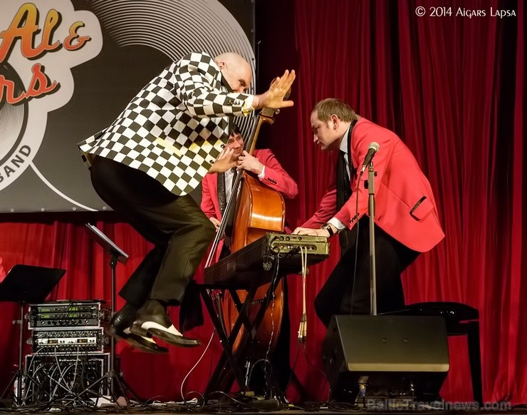 Pagājis gads kopš dzīvsepriecīgās rokenrola grupas Big Al & The Jokers dibināšanas, kuru grupa atzīmēja ar koncertu tūri pa Latvijas pilsētām. Pagājis gads kopš dzīvsepriecīgās rokenrola grupas Big Al & The Jokers dibināšanas, kuru grupa atzīmēja ar koncertu tūri pa Latvijas pilsētām. 118441