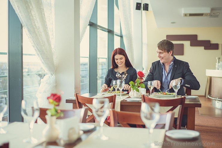 Daugavpils viesnīca Park Hotel Latgola ir piemērota ne tikai biznesa klientiem, bet arī romantiskai atpūtai. Vairāk informācijas - www.hotellatgola.lv Daugavpils viesnīca Park Hotel Latgola ir piemērota ne tikai biznesa klientiem, bet arī romantiskai atpūtai. Vairāk informācijas - www.hotellatgola.lv 118591