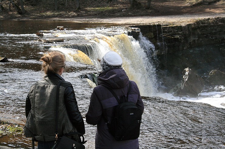 Keilas ūdenskritums ceļotājus piesaista visos gadalaikos un spēj ikvienu apburt gan ziemā, gan vasarā. Vairāk - www.visitestonia.com Keilas ūdenskritums ceļotājus piesaista visos gadalaikos un spēj ikvienu apburt gan ziemā, gan vasarā. Vairāk - www.visitestonia.com 119934