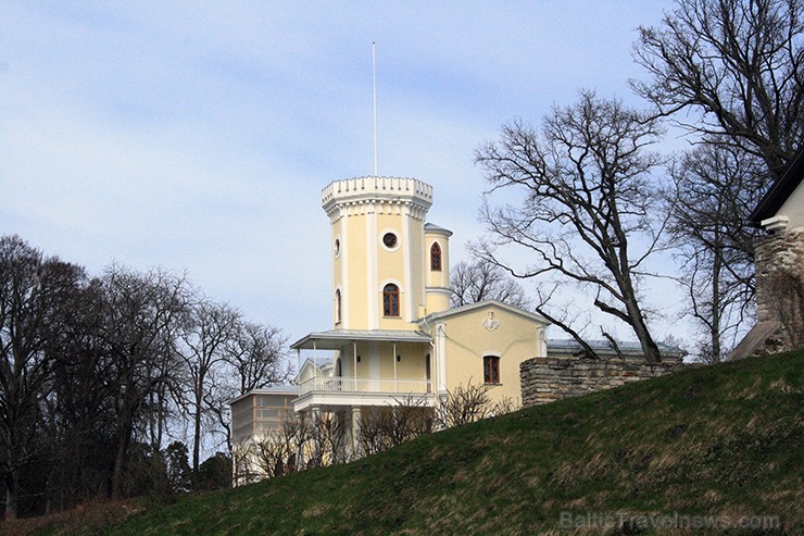 Keilas ūdenskritums ceļotājus piesaista visos gadalaikos un spēj ikvienu apburt gan ziemā, gan vasarā. Vairāk - www.visitestonia.com Keilas ūdenskritums ceļotājus piesaista visos gadalaikos un spēj ikvienu apburt gan ziemā, gan vasarā. Vairāk - www.visitestonia.com 119944