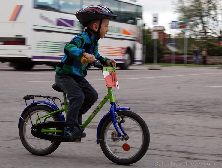 11. maijā Smiltenē norisinājās SEB MTB maratona 2. posms, kurā tika pārstāvēti arī paši mazākie dalībnieki 11. maijā Smiltenē norisinājās SEB MTB maratona 2. posms, kurā tika pārstāvēti arī paši mazākie dalībnieki 121070
