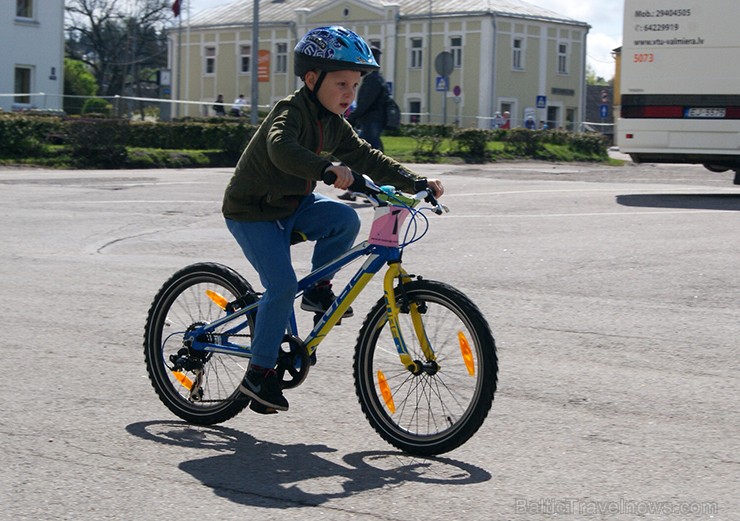11. maijā Smiltenē norisinājās SEB MTB maratona 2. posms, kurā tika pārstāvēti arī paši mazākie dalībnieki 11. maijā Smiltenē norisinājās SEB MTB maratona 2. posms, kurā tika pārstāvēti arī paši mazākie dalībnieki 121078