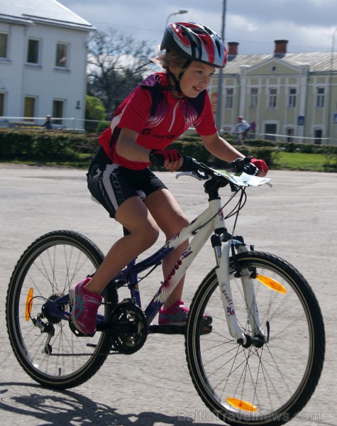 11. maijā Smiltenē norisinājās SEB MTB maratona 2. posms, kurā tika pārstāvēti arī paši mazākie dalībnieki 11. maijā Smiltenē norisinājās SEB MTB maratona 2. posms, kurā tika pārstāvēti arī paši mazākie dalībnieki 121081
