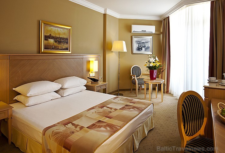 Salamis Bay Conti Resort viesnīcā ir 6 luksus numuri. Luksus numuros ir skats uz jūru, dzīvojamā istaba un guļamistaba ir atsevišķi nodalītas. Tajās a Salamis Bay Conti Resort viesnīcā ir 6 luksus numuri. Luksus numuros ir skats uz jūru, dzīvojamā istaba un guļamistaba ir atsevišķi nodalītas. Tajās a 121182