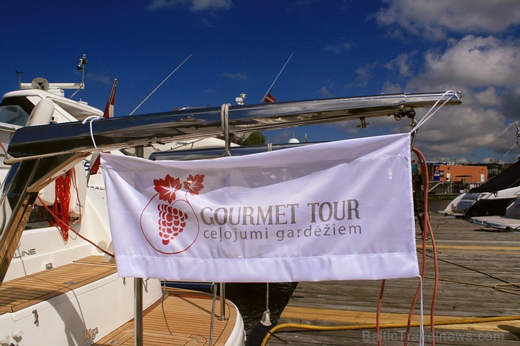Gourmet Tour piedāvā izbraucienus ar jahtu pa maršrutiem no Rīgas uz Jūrmalu, Kuivižiem, Mērsragu, Roņu salu vai pa Daugavu uz Rīgas jūras līci un atp Gourmet Tour piedāvā izbraucienus ar jahtu pa maršrutiem no Rīgas uz Jūrmalu, Kuivižiem, Mērsragu, Roņu salu vai pa Daugavu uz Rīgas jūras līci un atp 121583