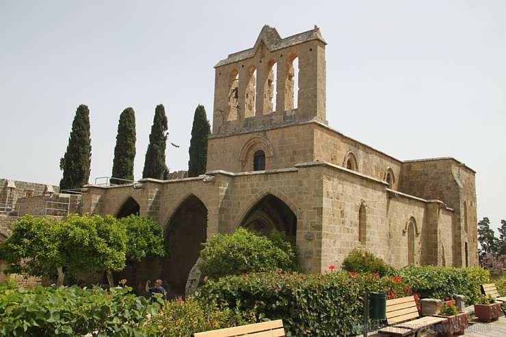 Travelnews.lv redakcija 2014. gada maija sākumā apmeklē populāro Bellapē (Bellapais) abatiju Ziemeļkiprā, kas ir uzcelta 1200. gadā un piedāvā aizrauj Travelnews.lv redakcija 2014. gada maija sākumā apmeklē populāro Bellapē (Bellapais) abatiju Ziemeļkiprā, kas ir uzcelta 1200. gadā un piedāvā aizrauj 121643