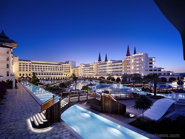 Mardan Palace Antalya mērķis ir uzstādīt jaunu latiņu Turcijas viesmīlības jomā. 121736