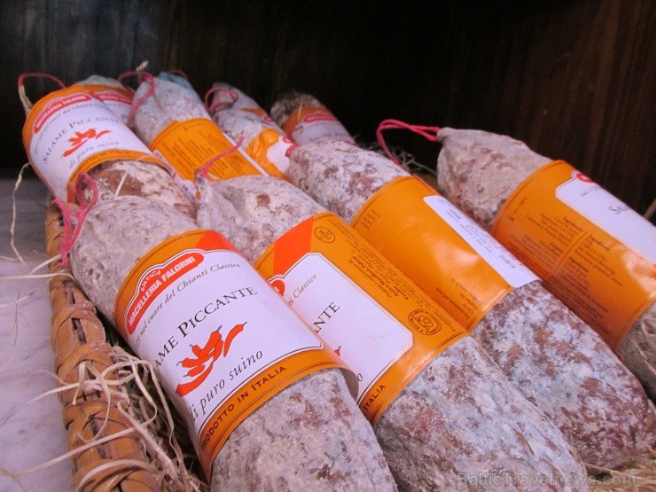 Šis stāsts ir par jauna koncepta vietu–miesnieka bistro.Tur ne tikai var iegādāties neskaitāmu šķirņu gaļas un siera produkciju, bet arī papusdienot v Šis stāsts ir par jauna koncepta vietu–miesnieka bistro.Tur ne tikai var iegādāties neskaitāmu šķirņu gaļas un siera produkciju, bet arī papusdienot v 122466