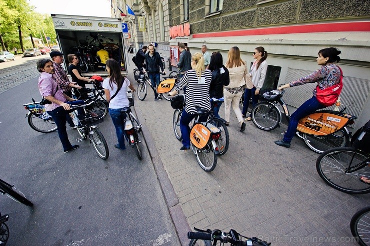 Ar velo ekskursiju pa festivāla laikā tapušo darbu vietām, noslēdzies pirmais Rīgā rīkotais ielu mākslas festivāls Ar velo ekskursiju pa festivāla laikā tapušo darbu vietām, noslēdzies pirmais Rīgā rīkotais ielu mākslas festivāls