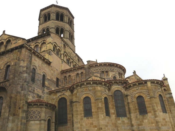Travelnews.lv iepazīst Saint-Austremoine - vienu no Francijas skaistākajām romāņu baznīcām pilsētā Isuāra (Issoire) Travelnews.lv iepazīst Saint-Austremoine - vienu no Francijas skaistākajām romāņu baznīcām pilsētā Isuāra (Issoire) 122830