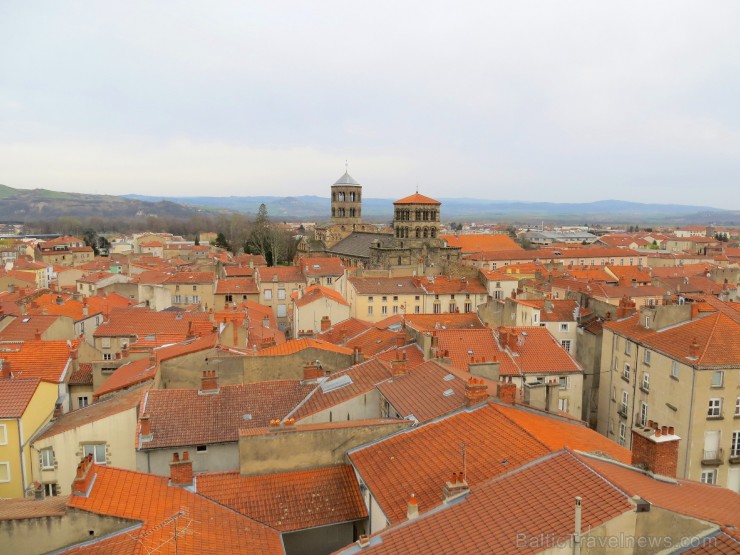 Travelnews.lv iepazīst Saint-Austremoine - vienu no Francijas skaistākajām romāņu baznīcām pilsētā Isuāra (Issoire) Travelnews.lv iepazīst Saint-Austremoine - vienu no Francijas skaistākajām romāņu baznīcām pilsētā Isuāra (Issoire) 122872