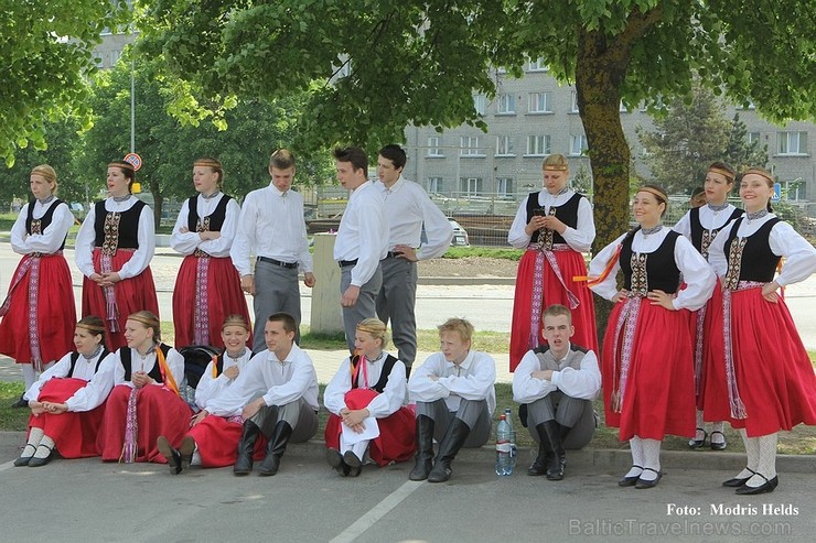 Aizvadītajā nedēļas nogalē Liepājas ostas promenādē norisinājās «Līvas ciema svētki», kuru ietvaros notika tautas mūzikas festivāls «Līvas upe», kas p Aizvadītajā nedēļas nogalē Liepājas ostas promenādē norisinājās «Līvas ciema svētki», kuru ietvaros notika tautas mūzikas festivāls «Līvas upe», kas p 123065