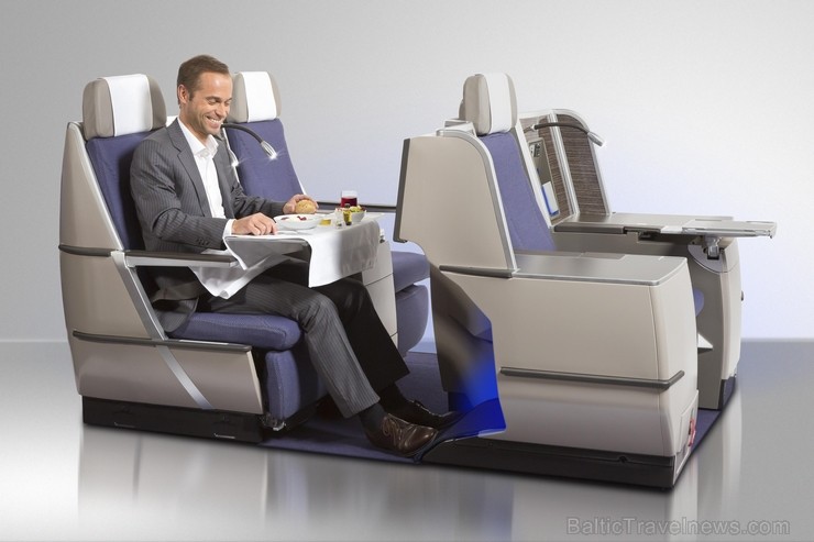 Brussels Airlines pārstāvis Latvijā Baltic GSA iepazīstina ar ērtībām, kas pasažieriem nodrošinātas starptautisko lidojumu laikā. Aviobiļetes iegādāji Brussels Airlines pārstāvis Latvijā Baltic GSA iepazīstina ar ērtībām, kas pasažieriem nodrošinātas starptautisko lidojumu laikā. Aviobiļetes iegādāji 123283
