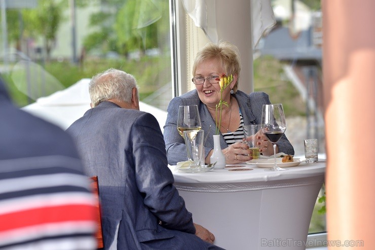 29. maija vakarā viesnīcas KOLONNA Hotel Rēzekne restorānā ROZALIJA notika vasaras terases atklāšanas svinības - www.hotelkolonna.com 29. maija vakarā viesnīcas KOLONNA Hotel Rēzekne restorānā ROZALIJA notika vasaras terases atklāšanas svinības - www.hotelkolonna.com 124013