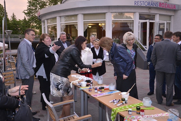 29. maija vakarā viesnīcas KOLONNA Hotel Rēzekne restorānā ROZALIJA notika vasaras terases atklāšanas svinības - www.hotelkolonna.com 29. maija vakarā viesnīcas KOLONNA Hotel Rēzekne restorānā ROZALIJA notika vasaras terases atklāšanas svinības - www.hotelkolonna.com 124027