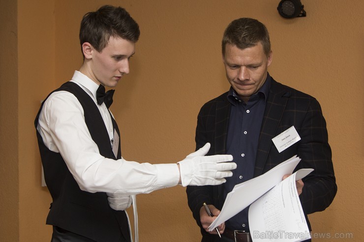 Norisinājies Latvijas profesionālās izglītības iestāžu audzēkņu profesionālās meistarības konkurss Viesmīlības pakalpojumi Norisinājies Latvijas profesionālās izglītības iestāžu audzēkņu profesionālās meistarības konkurss Viesmīlības pakalpojumi 123448
