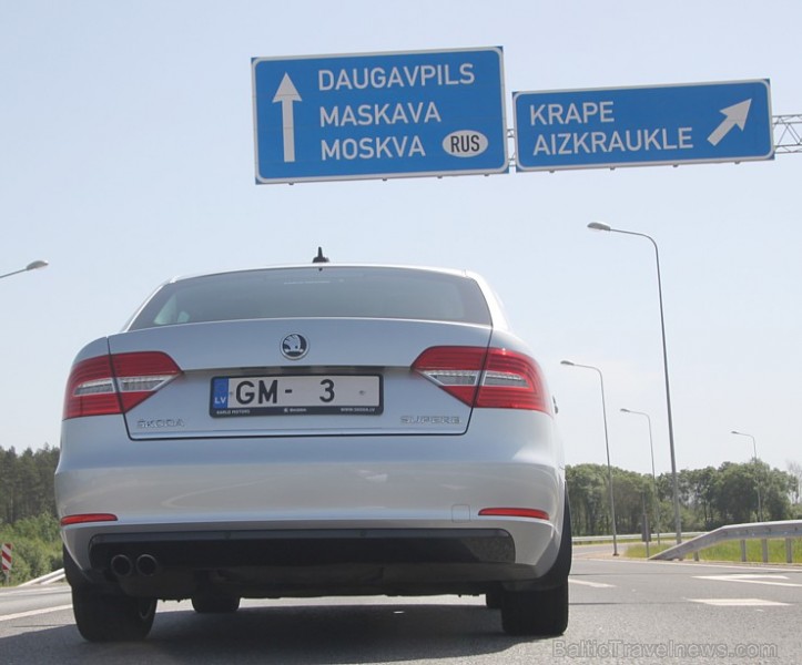 Mūsu testa vāģis Škoda SuperB pārsteidza mūs ar izcilo ripošanas kvalitāti, kuru var lieliski izmantot devielas taupīšanas nolūkos Mūsu testa vāģis Škoda SuperB pārsteidza mūs ar izcilo ripošanas kvalitāti, kuru var lieliski izmantot devielas taupīšanas nolūkos 124523