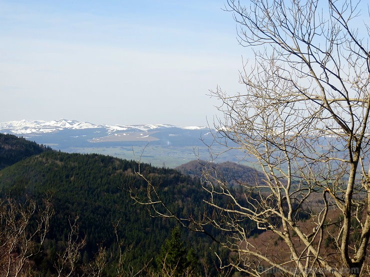 Travelnews.lv dodas iepazīt Francijas slaveno Puy de Dome virsotni ar 80 vulkāniem www.panoramiquedesdomes.fr Travelnews.lv dodas iepazīt Francijas slaveno Puy de Dome virsotni ar 80 vulkāniem www.panoramiquedesdomes.fr 125296
