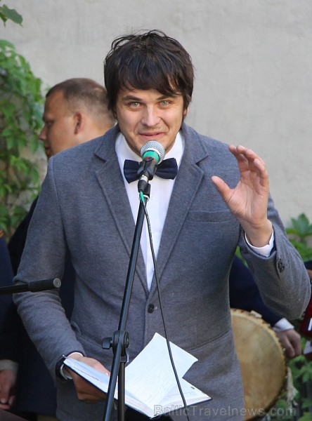 «Latgales dienas» kultūras programmas runas vīrs rokgrupas «Dabasu Durovys» solists Arnis Slobožanins «Latgales dienas» kultūras programmas runas vīrs rokgrupas «Dabasu Durovys» solists Arnis Slobožanins 125396
