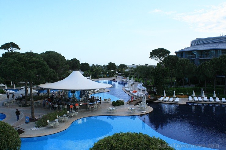 Viesnīcā Calista Luxury Restort ir padomāts arī par bērniem. Mazajiem viesiem ir pieejams bērnu baseins, iekšējais bērnu baseins, mini klubs, maxi klu Viesnīcā Calista Luxury Restort ir padomāts arī par bērniem. Mazajiem viesiem ir pieejams bērnu baseins, iekšējais bērnu baseins, mini klubs, maxi klu 126147