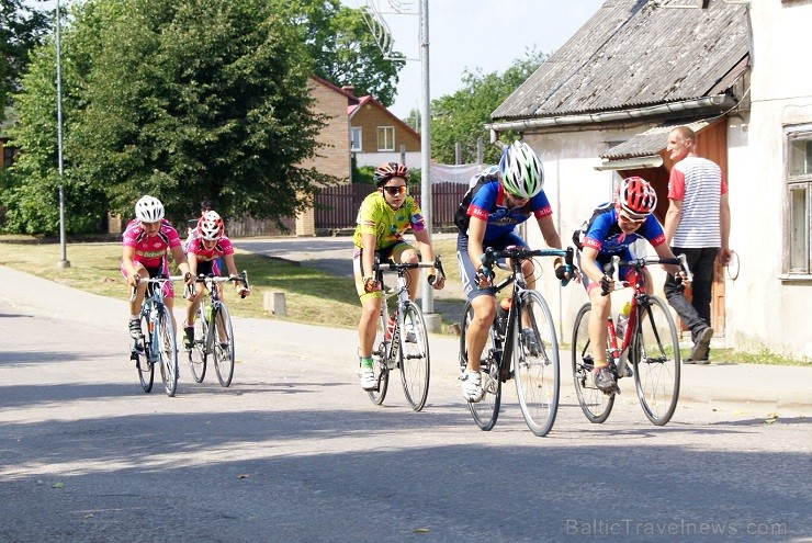 26.07.2014 Emīlijas Sonkas, kas pirms 50 gadiem izcīnīja pasaules čempiones riteņbraukšanā titulu, dzimtajā Alsungā tika aizvadīts kārtējais «Baltais 26.07.2014 Emīlijas Sonkas, kas pirms 50 gadiem izcīnīja pasaules čempiones riteņbraukšanā titulu, dzimtajā Alsungā tika aizvadīts kārtējais «Baltais 129316