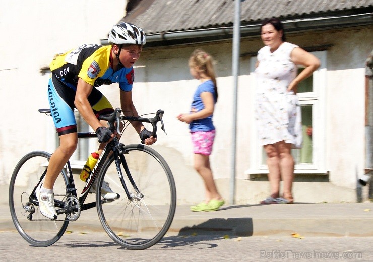 26.07.2014 Emīlijas Sonkas, kas pirms 50 gadiem izcīnīja pasaules čempiones riteņbraukšanā titulu, dzimtajā Alsungā tika aizvadīts kārtējais «Baltais 26.07.2014 Emīlijas Sonkas, kas pirms 50 gadiem izcīnīja pasaules čempiones riteņbraukšanā titulu, dzimtajā Alsungā tika aizvadīts kārtējais «Baltais 129323