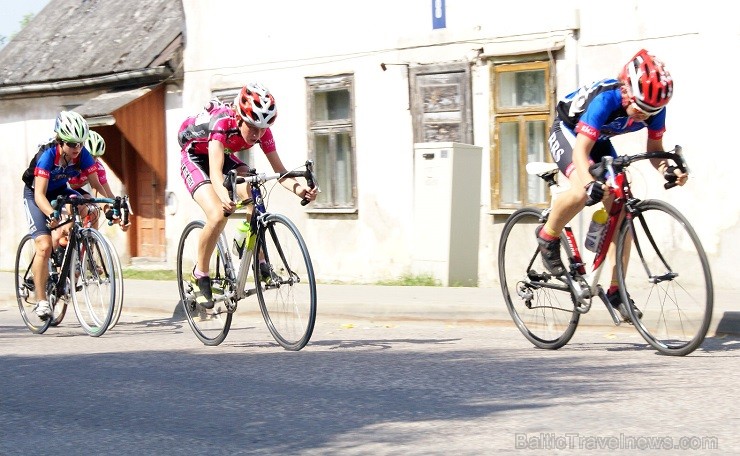 26.07.2014 Emīlijas Sonkas, kas pirms 50 gadiem izcīnīja pasaules čempiones riteņbraukšanā titulu, dzimtajā Alsungā tika aizvadīts kārtējais «Baltais 26.07.2014 Emīlijas Sonkas, kas pirms 50 gadiem izcīnīja pasaules čempiones riteņbraukšanā titulu, dzimtajā Alsungā tika aizvadīts kārtējais «Baltais 129324