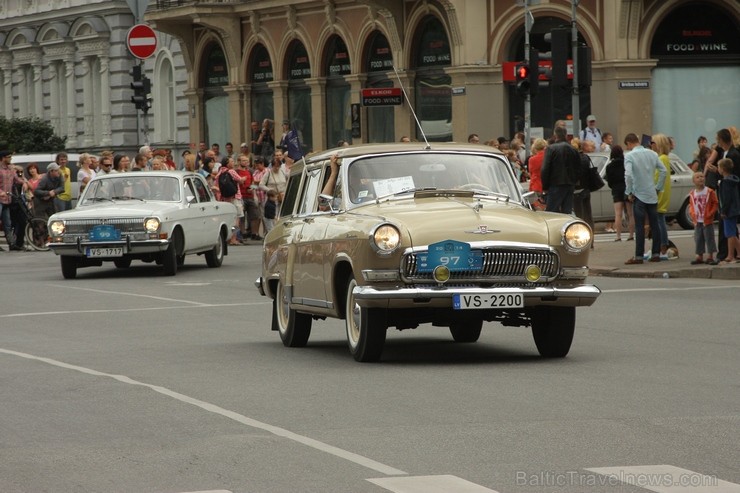 Jau devīto reizi noticis starptautiskais seno spēkratu salidojums «Riga Retro» 131115