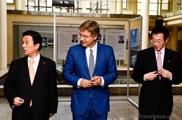02.09.2014 Rīgas un Kobes mēri, atzīmējot abu pilsētu sadarbības 40. gadadienu, Rātsnamā atklāja izstādi 02.09.2014 Rīgas un Kobes mēri, atzīmējot abu pilsētu sadarbības 40. gadadienu, Rātsnamā atklāja izstādi 132732