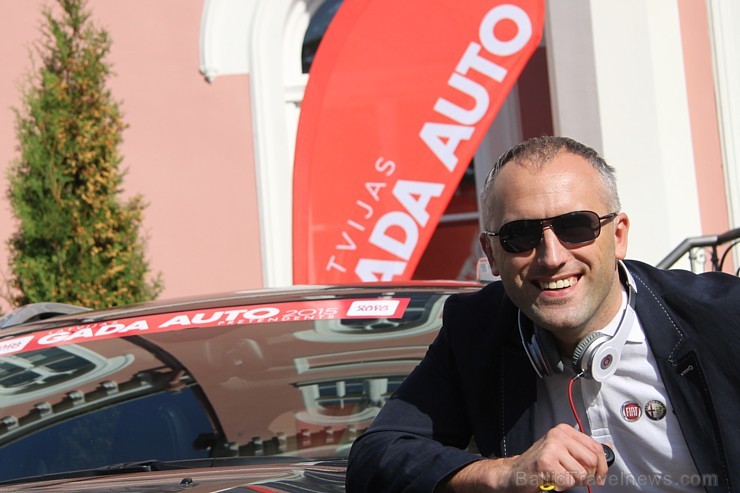 Konkursa «Latvijas Gada auto 2015» pieteiktie auto, žūrijas biedri un mediju pārstāvji 20.09.2014 devās 320 km garā maršutā, lai vērtētu 14 pieteiktos Konkursa «Latvijas Gada auto 2015» pieteiktie auto, žūrijas biedri un mediju pārstāvji 20.09.2014 devās 320 km garā maršutā, lai vērtētu 14 pieteiktos 134281