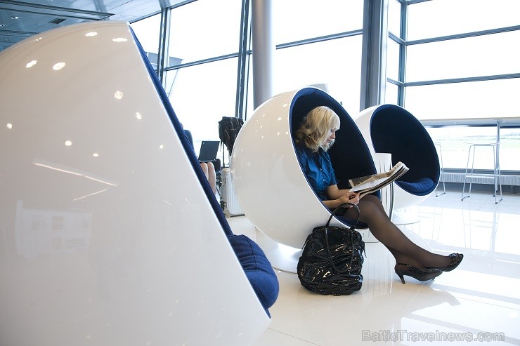Somu lidsabiedrība Finnair iepazīstina ar mītnes lidostas Helsinkos piedāvātajiem pakalpojumiem. Vairāk informācijas www.finnair.lv Somu lidsabiedrība Finnair iepazīstina ar mītnes lidostas Helsinkos piedāvātajiem pakalpojumiem. Vairāk informācijas www.finnair.lv 135213