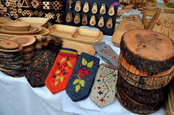 Sestdien, 11.oktobrī, Valmierā tika aizvadīts tradicionālais Simjūda gadatirgus. Šogad tas bija īpaši apmeklēts un priecēja kā pircējus, tā pārdevējus Sestdien, 11.oktobrī, Valmierā tika aizvadīts tradicionālais Simjūda gadatirgus. Šogad tas bija īpaši apmeklēts un priecēja kā pircējus, tā pārdevējus 136129