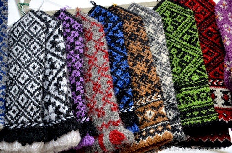Sestdien, 11.oktobrī, Valmierā tika aizvadīts tradicionālais Simjūda gadatirgus. Šogad tas bija īpaši apmeklēts un priecēja kā pircējus, tā pārdevējus Sestdien, 11.oktobrī, Valmierā tika aizvadīts tradicionālais Simjūda gadatirgus. Šogad tas bija īpaši apmeklēts un priecēja kā pircējus, tā pārdevējus 136137