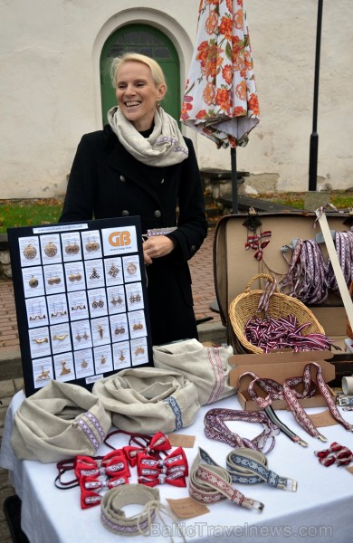 Sestdien, 11.oktobrī, Valmierā tika aizvadīts tradicionālais Simjūda gadatirgus. Šogad tas bija īpaši apmeklēts un priecēja kā pircējus, tā pārdevējus Sestdien, 11.oktobrī, Valmierā tika aizvadīts tradicionālais Simjūda gadatirgus. Šogad tas bija īpaši apmeklēts un priecēja kā pircējus, tā pārdevējus 136161