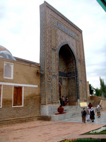 Taškenta, Lielais Zīda ceļš, austrumnieciskais dzīves stils, kupoli un minareti, segti ar zilām un zaļām senlaiku flīzēm, bazāri, jēra šašliki un plov Taškenta, Lielais Zīda ceļš, austrumnieciskais dzīves stils, kupoli un minareti, segti ar zilām un zaļām senlaiku flīzēm, bazāri, jēra šašliki un plov 136665
