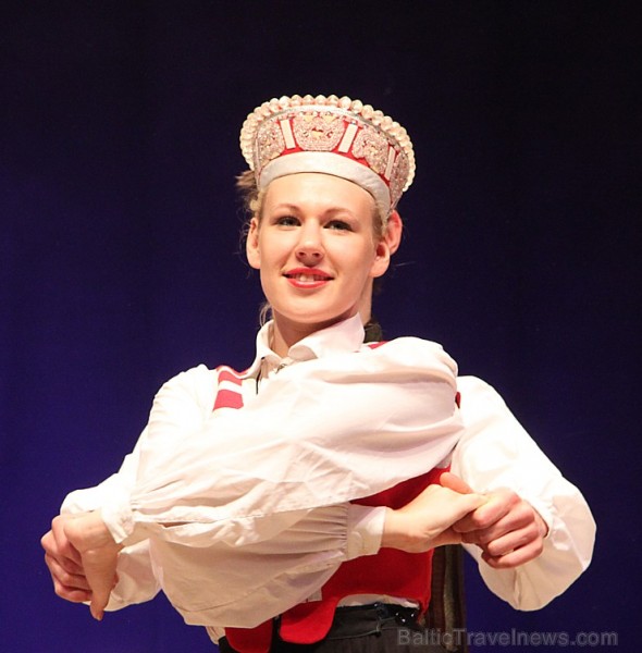 Ogres bērnu un jauniešu deju kolektīvs «Pīlādzītis» 20.12.2014 izdejo Ziemassvētku programmu. Vairāk informācijas par Ogri - www.LatvijasCentrs.lv Ogres bērnu un jauniešu deju kolektīvs «Pīlādzītis» 20.12.2014 izdejo Ziemassvētku programmu. Vairāk informācijas par Ogri - www.LatvijasCentrs.lv 140185