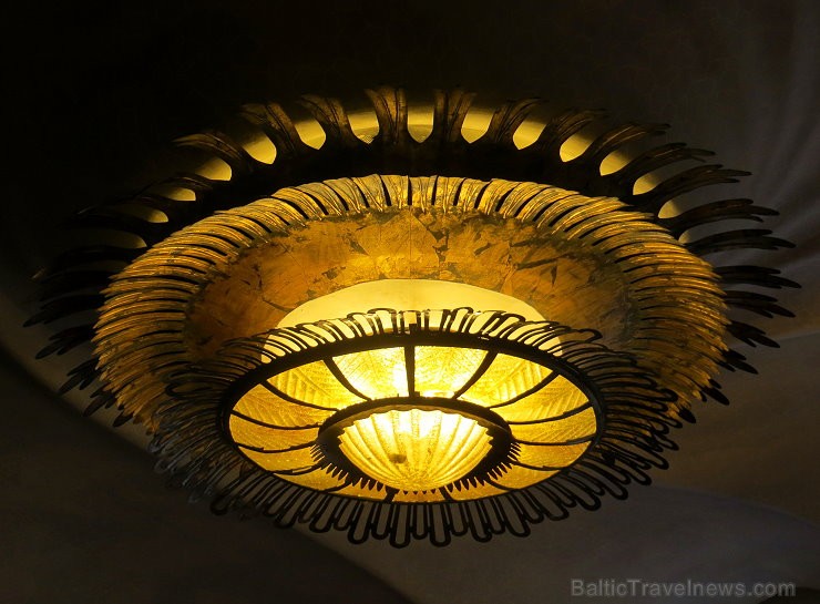 Izjūti arhitekta Antorio Gaudi veidotās Casa Battló mājas neordināru atmosfēru. Vairāk informācijas: www.catalunya.com Izjūti arhitekta Antorio Gaudi veidotās Casa Battló mājas neordināru atmosfēru. Vairāk informācijas: www.catalunya.com 144604