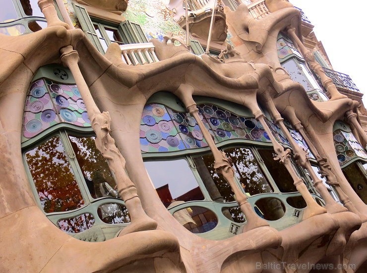 Izjūti arhitekta Antorio Gaudi veidotās Casa Battló mājas neordināru atmosfēru. Vairāk informācijas: www.catalunya.com Izjūti arhitekta Antorio Gaudi veidotās Casa Battló mājas neordināru atmosfēru. Vairāk informācijas: www.catalunya.com 144621