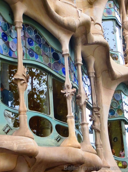 Izjūti arhitekta Antorio Gaudi veidotās Casa Battló mājas neordināru atmosfēru. Vairāk informācijas: www.catalunya.com Izjūti arhitekta Antorio Gaudi veidotās Casa Battló mājas neordināru atmosfēru. Vairāk informācijas: www.catalunya.com 144623