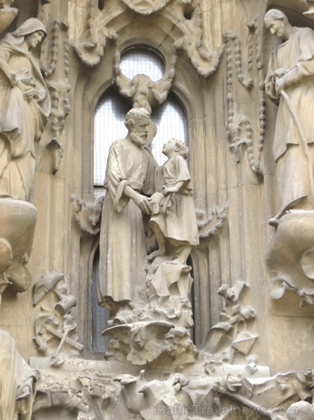 Atklāj, ko slēpj Svētās Ģimenes baznīcas (Sagrada Família) greznas vitrāžas www.sagradafamilia.cat Atklāj, ko slēpj Svētās Ģimenes baznīcas (Sagrada Família) greznas vitrāžas www.sagradafamilia.cat 144993