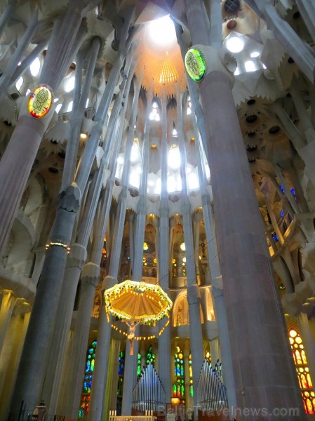 Atklāj, ko slēpj Svētās Ģimenes baznīcas (Sagrada Família) greznas vitrāžas www.sagradafamilia.cat Atklāj, ko slēpj Svētās Ģimenes baznīcas (Sagrada Família) greznas vitrāžas www.sagradafamilia.cat 145000